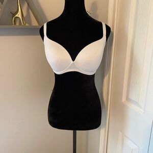 Victoria Secret Pink White Women's Bra Size 34E/DD No Underwire TShirt Bra EUC